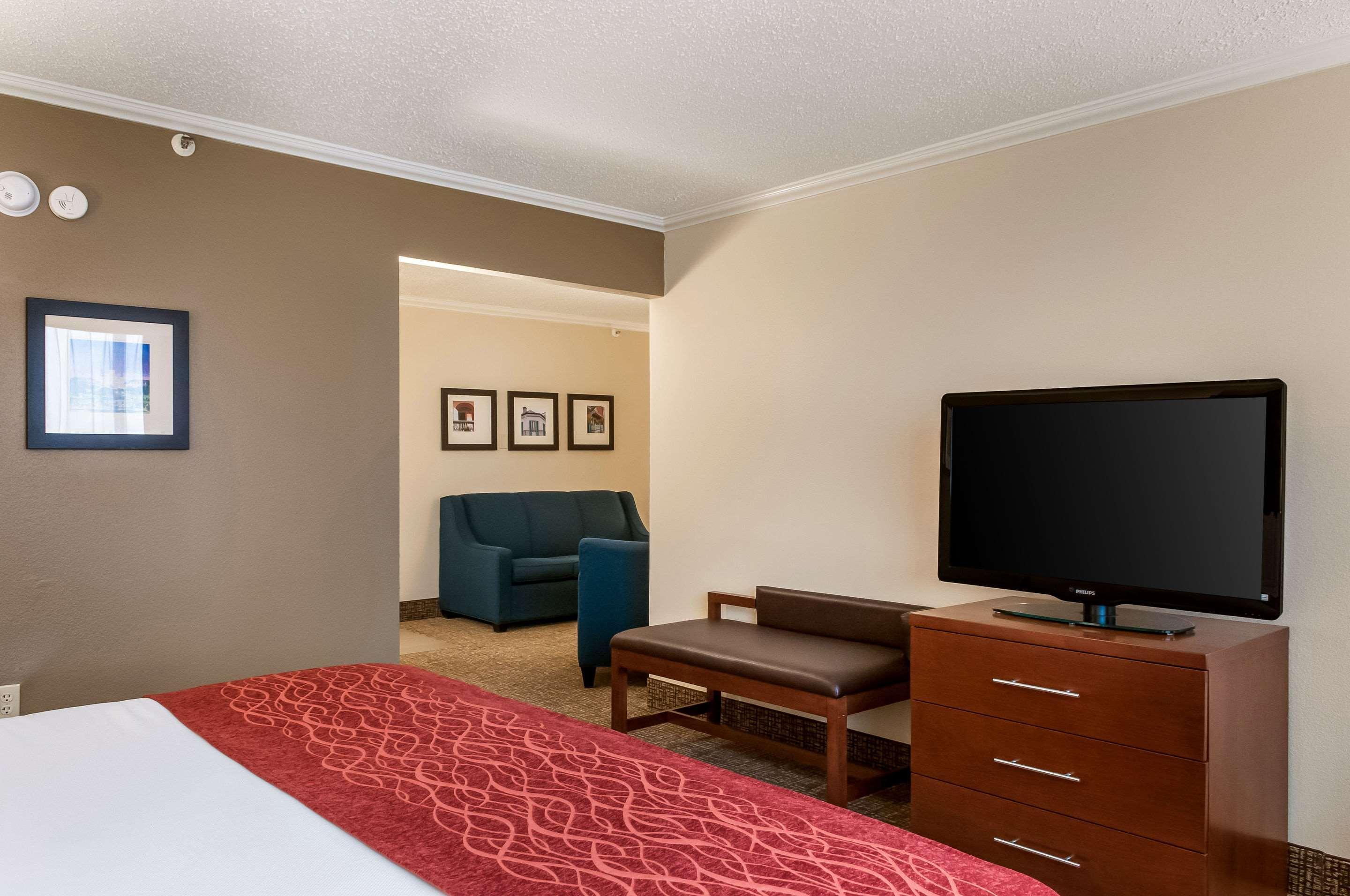Comfort Inn & Suites At Copeland Tower Metairie Exterior foto